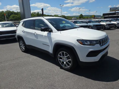 White 2022 Jeep Compass Latitude Lux for sale in Hamburg, PA