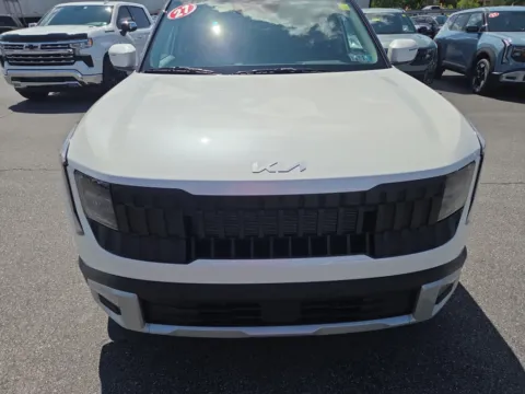 More photos of 2027 Kia Seltos LX AWD at Outten Kia, PA