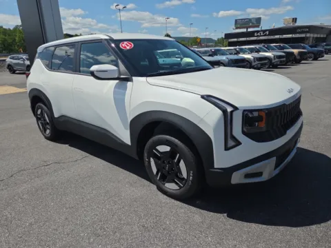 White 2027 Kia Seltos LX AWD for sale in Hamburg, PA
