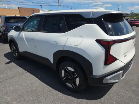 More photos of 2027 Kia Seltos LX AWD at Outten Kia, PA