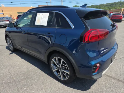 More photos of 2022 Kia Niro Touring SE at Outten Kia, PA