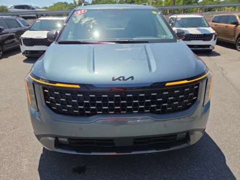 More photos of 2027 Kia Carnival SX at Outten Kia, PA