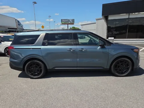 Photos of 2027 Kia Carnival SX for sale in Hamburg, PA at Outten Kia