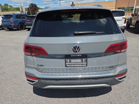 More photos of 2023 Volkswagen Taos SE at Outten Kia, PA