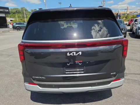 Another view of 2027 Kia Carnival Hybrid EX for sale in Hamburg, PA at Outten Kia