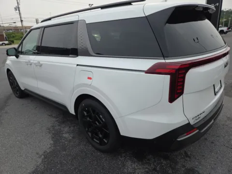 More photos of 2027 Kia Carnival SX Prestige at Outten Kia, PA
