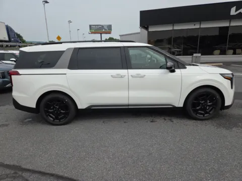 Photos of 2027 Kia Carnival SX Prestige for sale in Hamburg, PA at Outten Kia