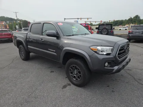 Gray 2018 Toyota Tacoma SR5 for sale in Hamburg, PA