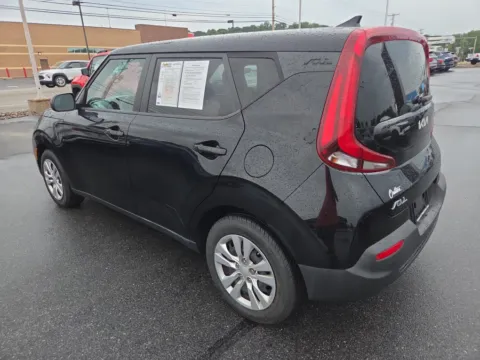 More photos of 2022 Kia Soul LX at Outten Kia, PA