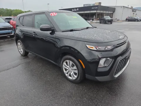 Black 2022 Kia Soul LX for sale in Hamburg, PA