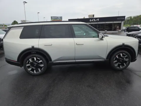 Photos of 2027 Kia Telluride S AWD for sale in Hamburg, PA at Outten Kia