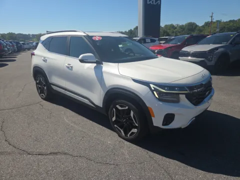 White 2024 Kia Seltos SX AWD for sale in Hamburg, PA