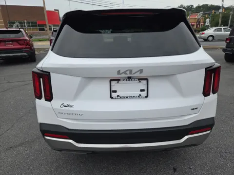 More photos of 2025 Kia Sorento S at Outten Kia, PA