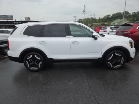 Photos of 2024 Kia Telluride S AWD for sale in Hamburg, PA at Outten Kia