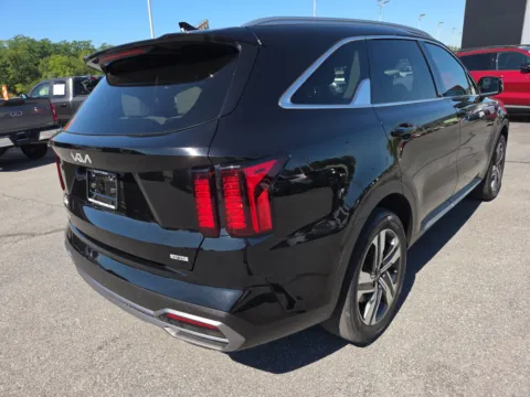 Another view of 2023 Kia Sorento Hybrid EX AWD for sale in Hamburg, PA at Outten Kia