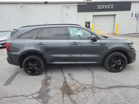 Photos of 2023 Kia Sorento SX AWD for sale in Hamburg, PA at Outten Kia
