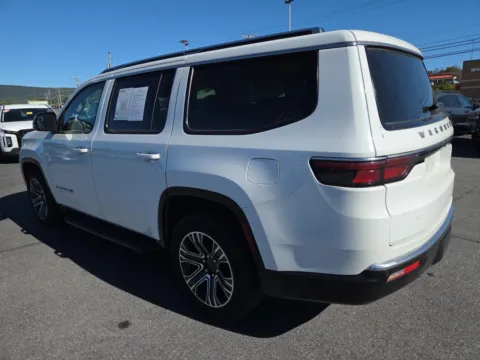 More photos of 2024 Jeep Wagoneer Series II at Outten Kia, PA