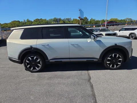 Photos of 2027 Kia Telluride S AWD for sale in Hamburg, PA at Outten Kia