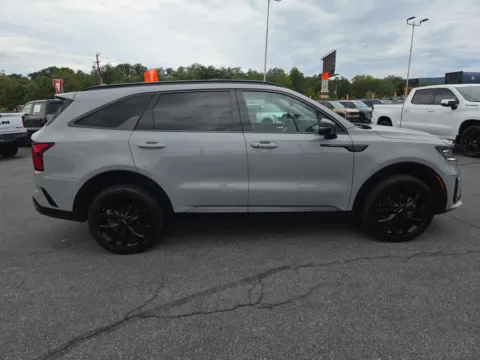 Photos of 2022 Kia Sorento SX AWD for sale in Hamburg, PA at Outten Kia