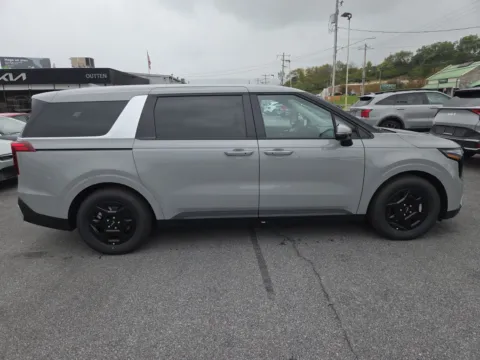 Photos of 2027 Kia Carnival LXS for sale in Hamburg, PA at Outten Kia