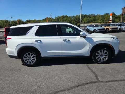 Photos of 2025 Hyundai Palisade SEL for sale in Hamburg, PA at Outten Kia