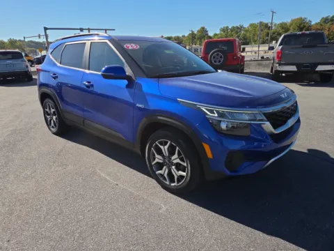 Blue 2022 Kia Seltos EX AWD for sale in Hamburg, PA