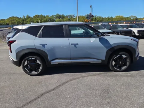 Photos of 2027 Kia Seltos S AWD for sale in Hamburg, PA at Outten Kia
