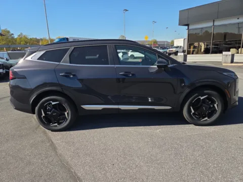 Photos of 2027 Kia Sportage EX AWD for sale in Hamburg, PA at Outten Kia