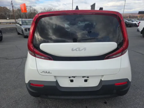 More photos of 2022 Kia Soul LX at Outten Kia, PA