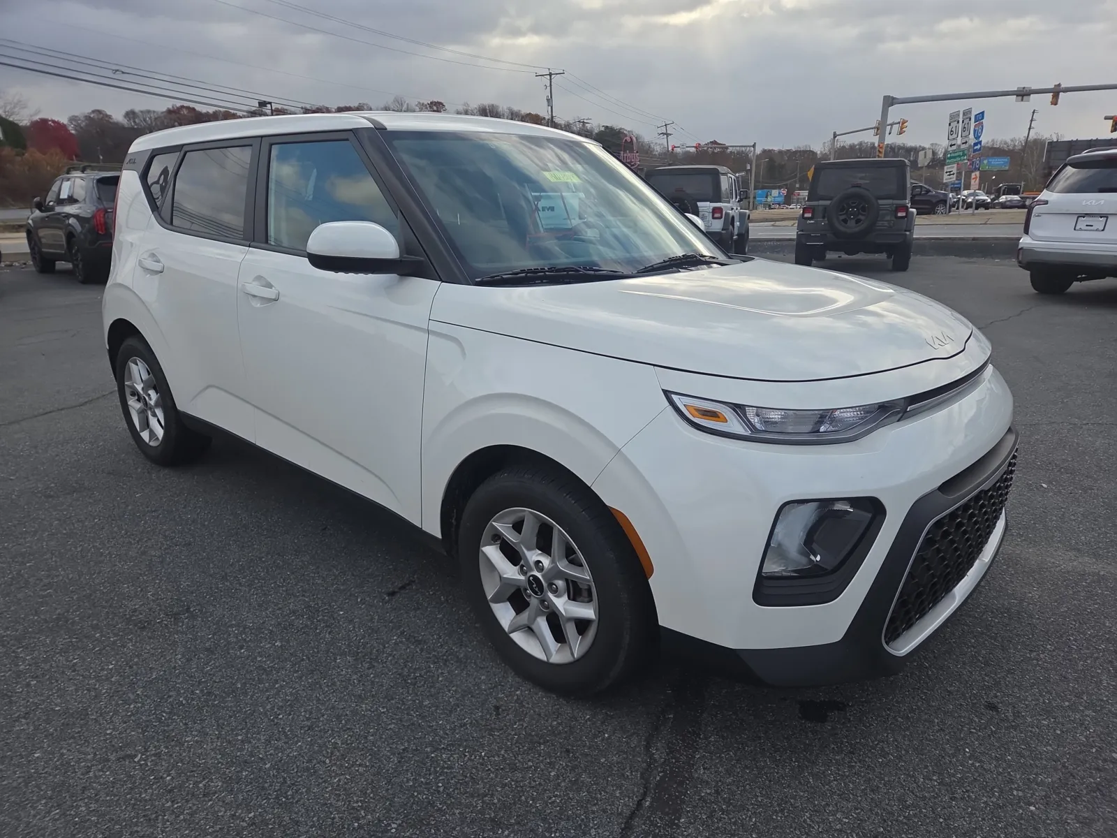 White 2022 Kia Soul LX for sale in Hamburg, PA