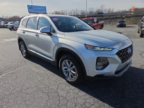 Silver 2019 Hyundai Santa Fe SE AWD for sale in Hamburg, PA