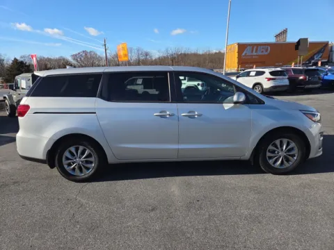 Photos of 2021 Kia Sedona LX for sale in Hamburg, PA at Outten Kia