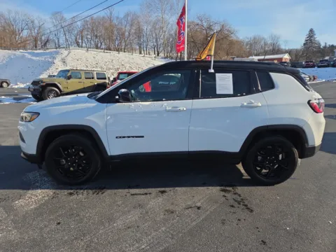 More photos of 2022 Jeep Compass Altitude at Outten Chrysler Dodge Jeep RAM of Hamburg, PA