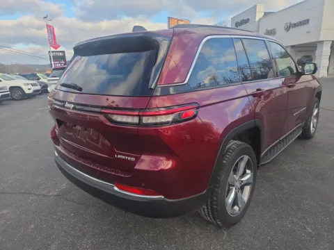 Another view of 2024 Jeep Grand Cherokee Limited for sale in Hamburg, PA at Outten Chrysler Dodge Jeep RAM of Hamburg