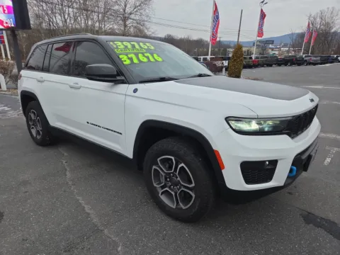White 2023 Jeep Grand Cherokee 4xe Trailhawk for sale in Hamburg, PA