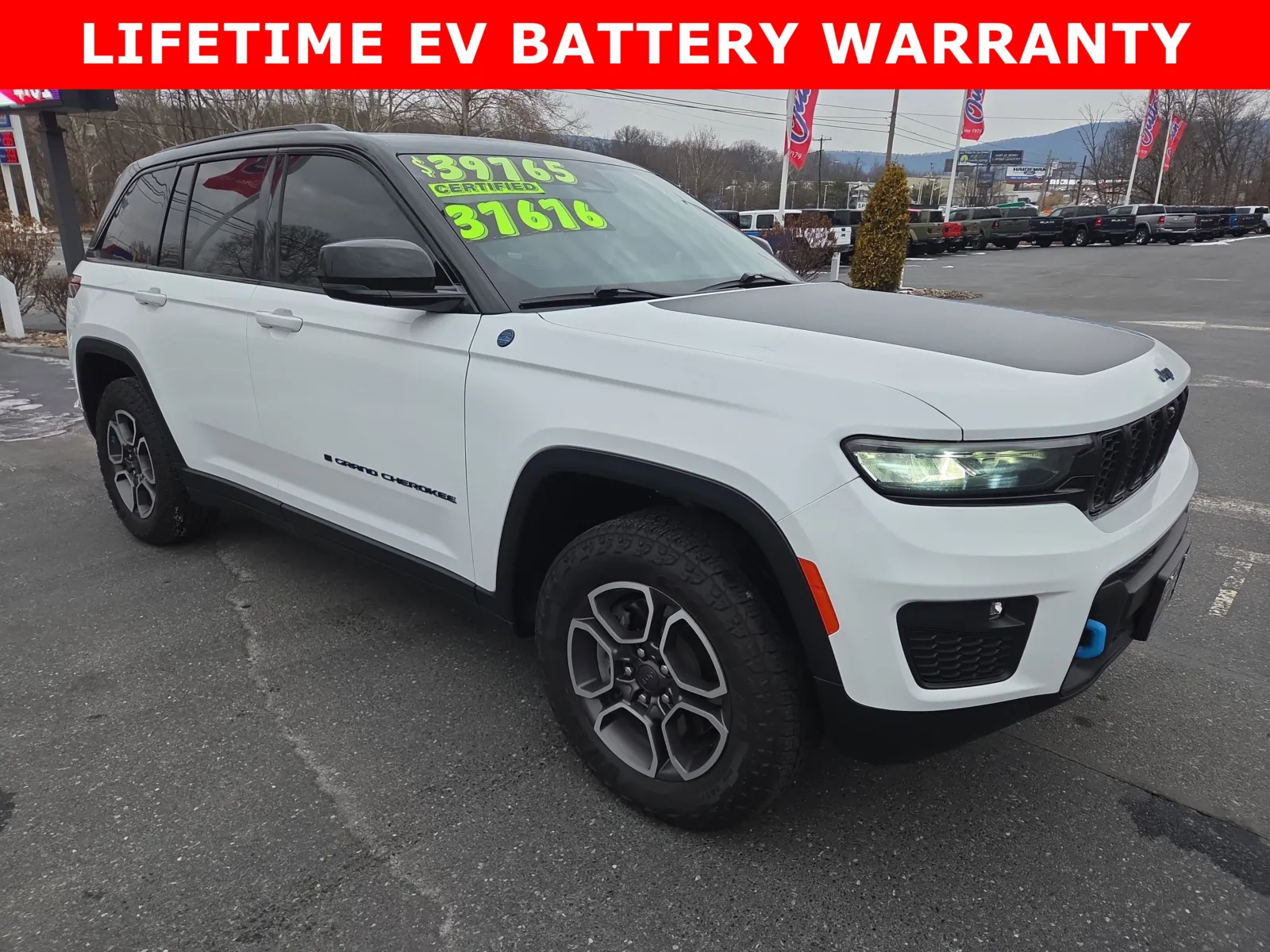 White 2023 Jeep Grand Cherokee 4xe Trailhawk for sale in Hamburg, PA