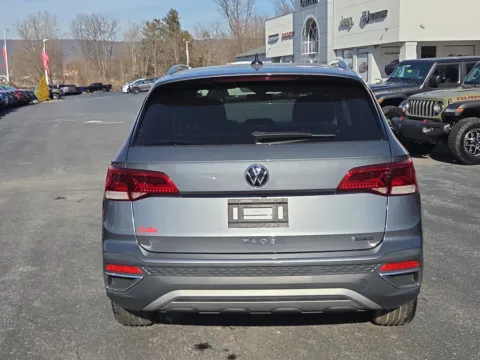 More photos of 2022 Volkswagen Taos SE at Outten Chrysler Dodge Jeep RAM of Hamburg, PA