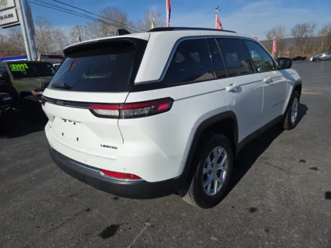 Another view of 2023 Jeep Grand Cherokee Limited for sale in Hamburg, PA at Outten Chrysler Dodge Jeep RAM of Hamburg