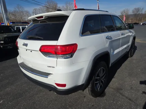 Another view of 2019 Jeep Grand Cherokee Limited for sale in Hamburg, PA at Outten Chrysler Dodge Jeep RAM of Hamburg