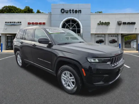 Black 2023 Jeep Grand Cherokee Laredo for sale in Hamburg, PA