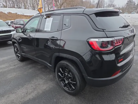 More photos of 2022 Jeep Compass Altitude at Outten Chrysler Dodge Jeep RAM of Hamburg, PA