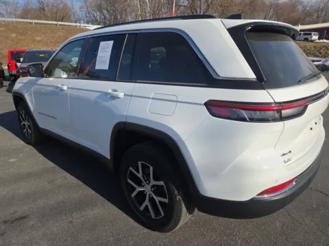 More photos of 2023 Jeep Grand Cherokee Limited at Outten Chrysler Dodge Jeep RAM of Hamburg, PA