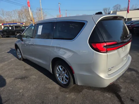 More photos of 2024 Chrysler Pacifica Touring L at Outten Chrysler Dodge Jeep RAM of Hamburg, PA