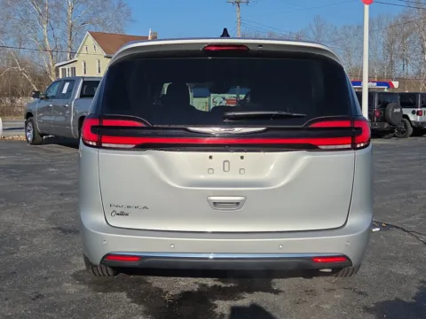 More photos of 2024 Chrysler Pacifica Touring L at Outten Chrysler Dodge Jeep RAM of Hamburg, PA