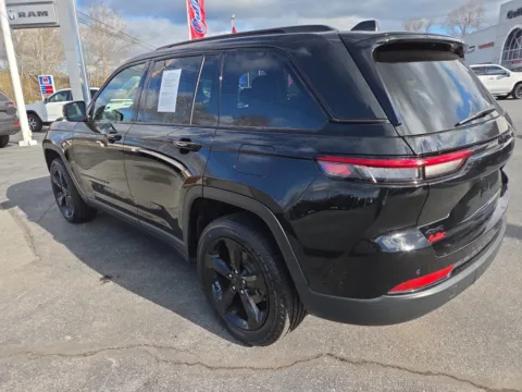 More photos of 2023 Jeep Grand Cherokee Altitude at Outten Chrysler Dodge Jeep RAM of Hamburg, PA