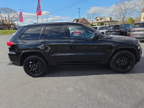 Photos of 2022 Jeep Grand Cherokee WK Laredo X for sale in Hamburg, PA at Outten Chrysler Dodge Jeep RAM of Hamburg