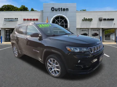Black 2022 Jeep Compass Latitude Lux for sale in Hamburg, PA