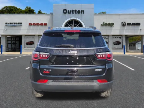 More photos of 2022 Jeep Compass Latitude Lux at Outten Chrysler Dodge Jeep RAM of Hamburg, PA