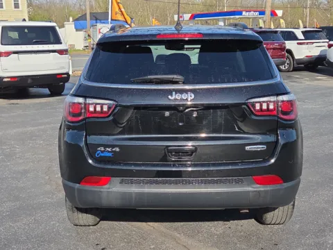More photos of 2022 Jeep Compass Latitude Lux at Outten Chrysler Dodge Jeep RAM of Hamburg, PA
