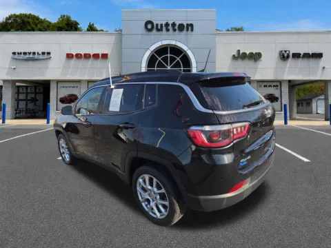 More photos of 2022 Jeep Compass Latitude Lux at Outten Chrysler Dodge Jeep RAM of Hamburg, PA